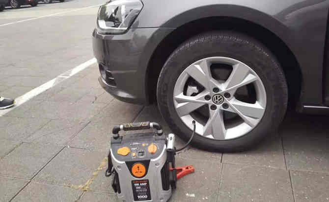 蓬溪汽车搭电案例